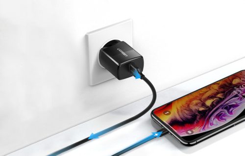 UGREEN hálozati usb töltő 2.1A, fekete (50459)